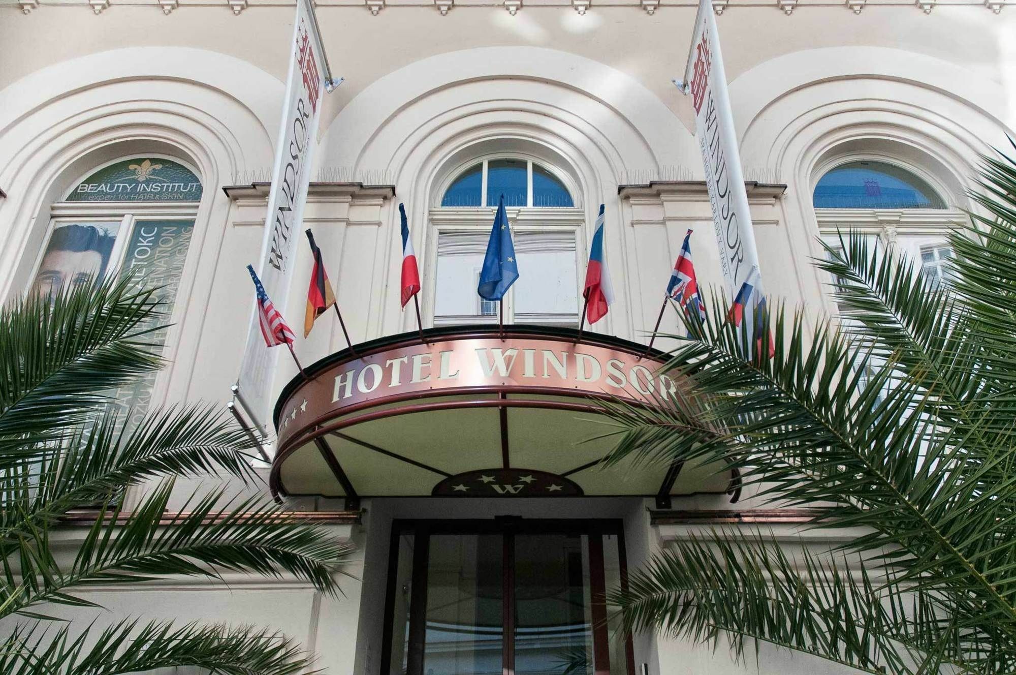 Windsor Spa Hotel KLV Exterior foto